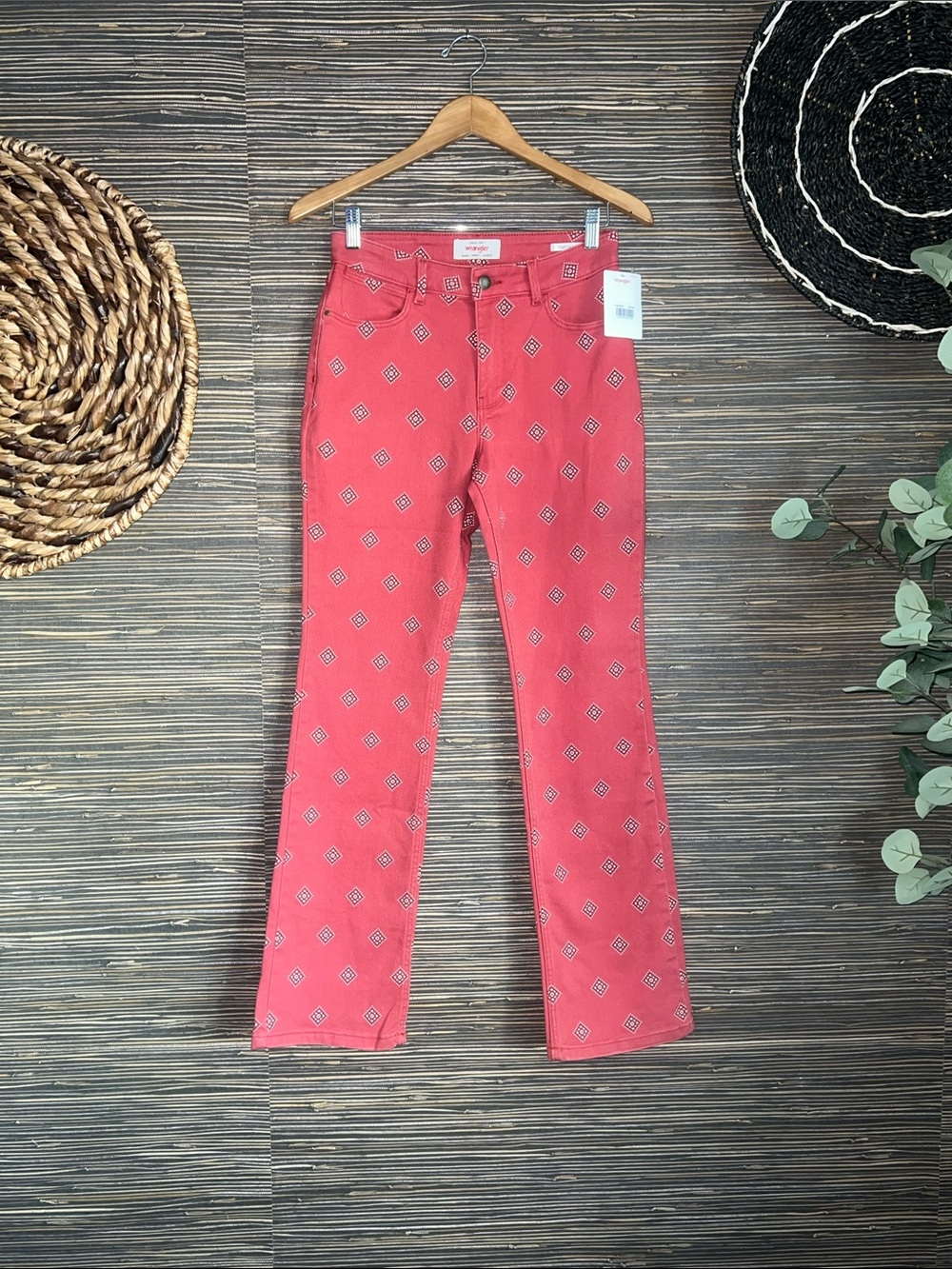 NWT Wrangler Women's High Rise Bold Boot Jean Red Diamond Bay 4/27 x 32 - Picture 6 of 17